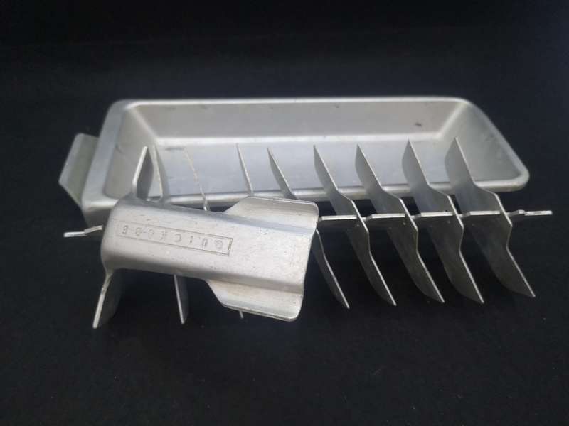 Quickube ice tray