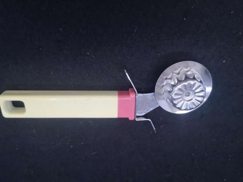 Dough roller