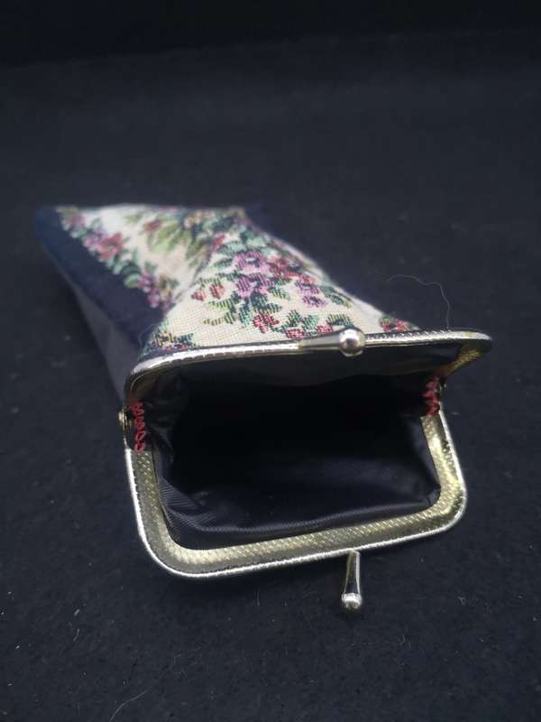Black floral kiss lock Petit point sunglass holder