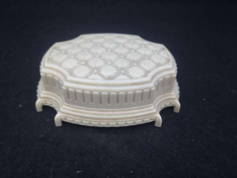 Plastic jewelry presentation box