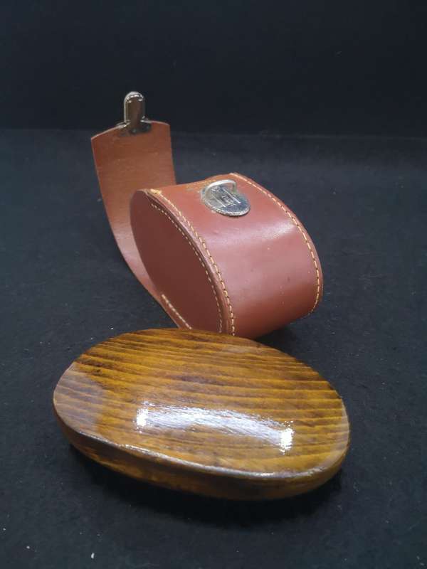 Vintage leather Vantage hide England cased clothes brush