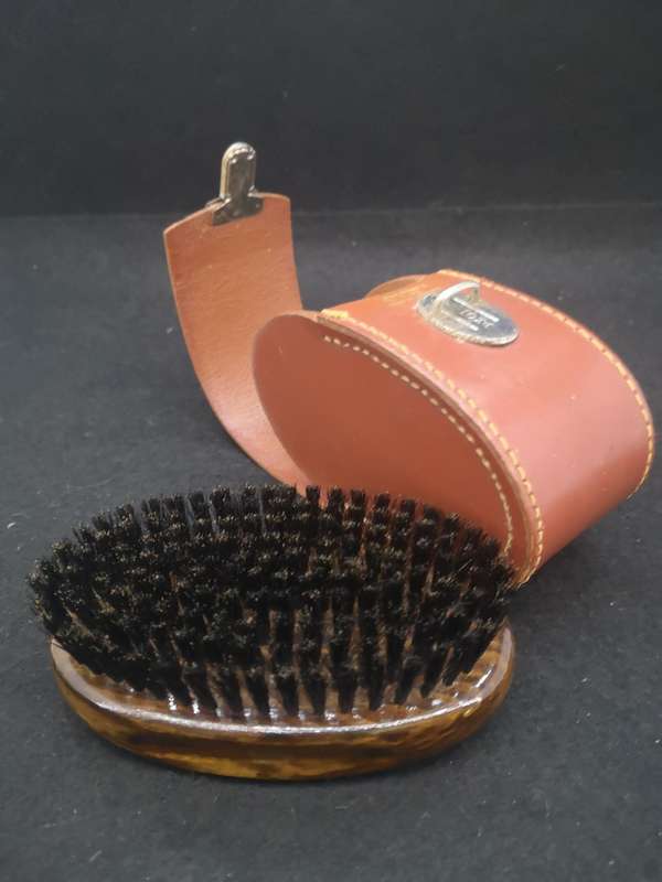 Vintage leather Vantage hide England cased clothes brush