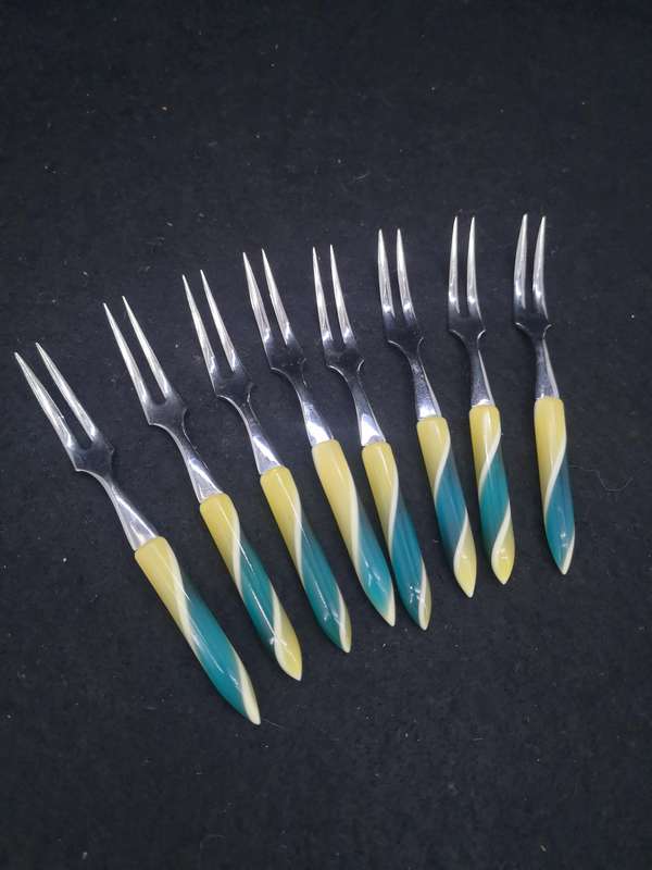 Vintage cake/party forks