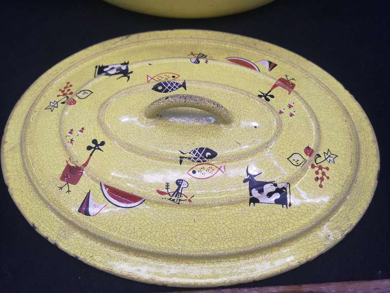 Belgium cast iron pot - yellow