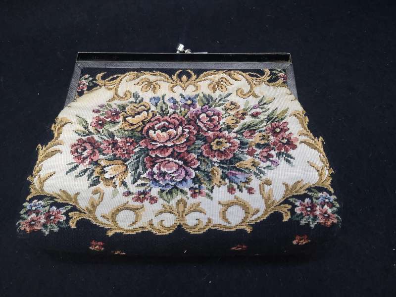 Vintage tapestry kiss lock purse