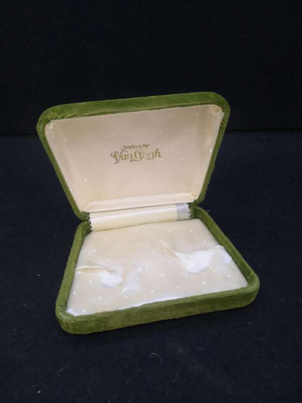 Vintage velvet jewelry presentation box