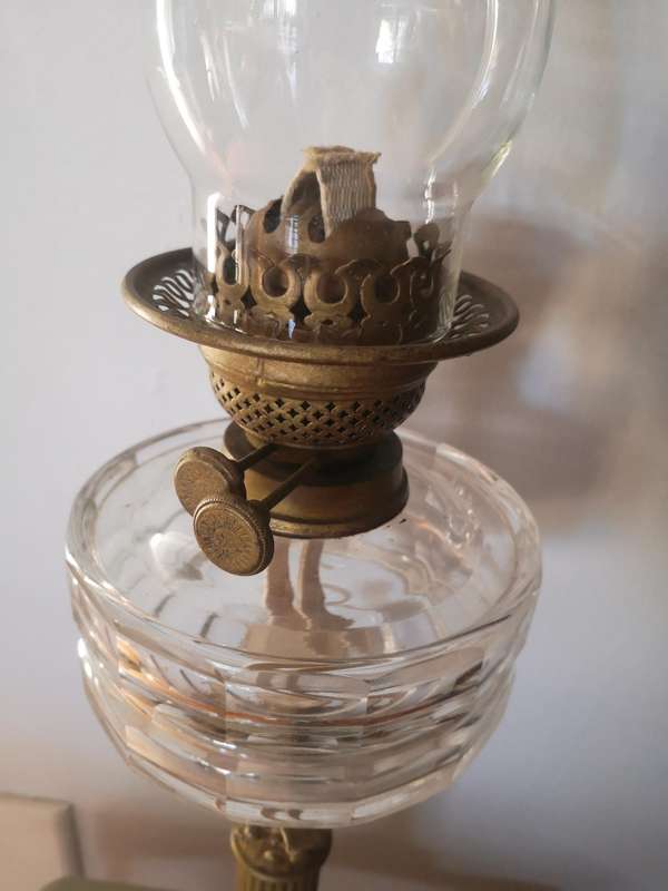 Large cut glass double wick oil lamp 55cm without the glass shade!