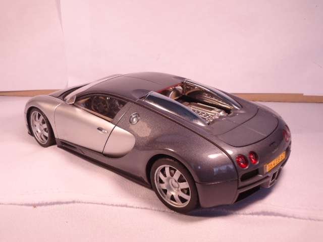 Auto Art - Bugatti EB 16.4 - Veyron - Limited - Nr 3646