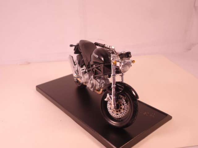 Maisto - Ducati 996SPS with stand