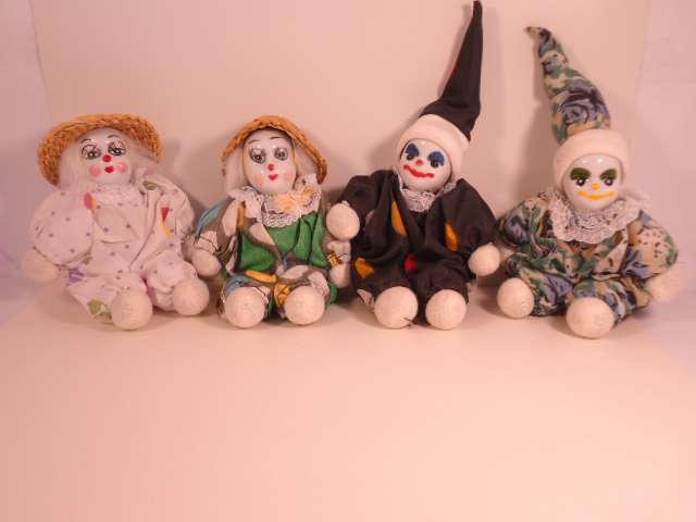 Unknown - Lot of 4 Porcelain Clown Dolls