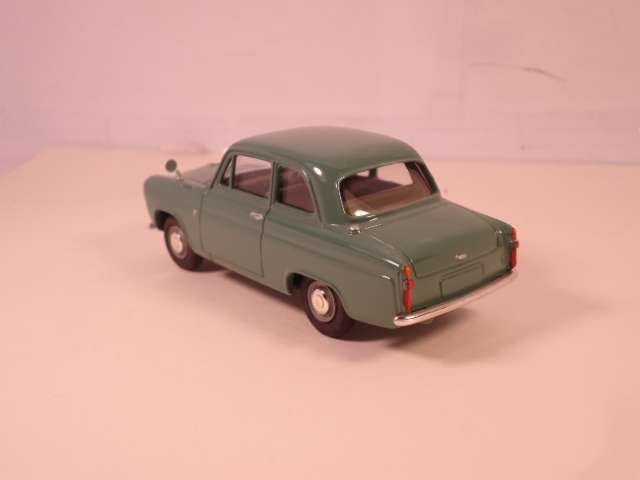 Vanguards - Ford 100E Sedan - #VA21002