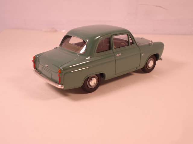Vanguards - Ford 100E Sedan - #VA21002