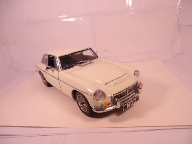 Auto Art - MGC GT Coupe - #AA76621