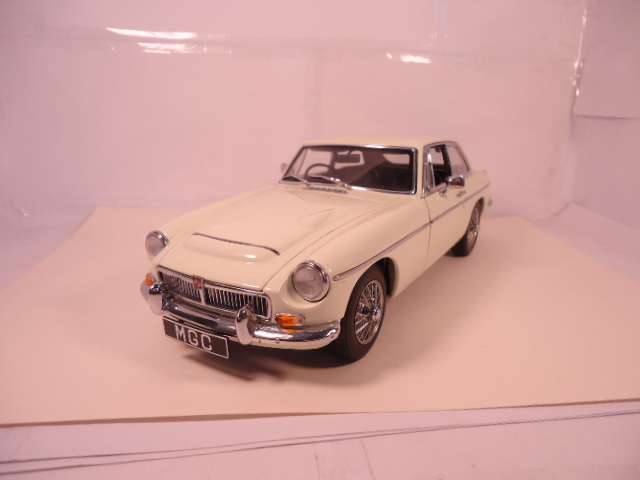 Auto Art - MGC GT Coupe - #AA76621