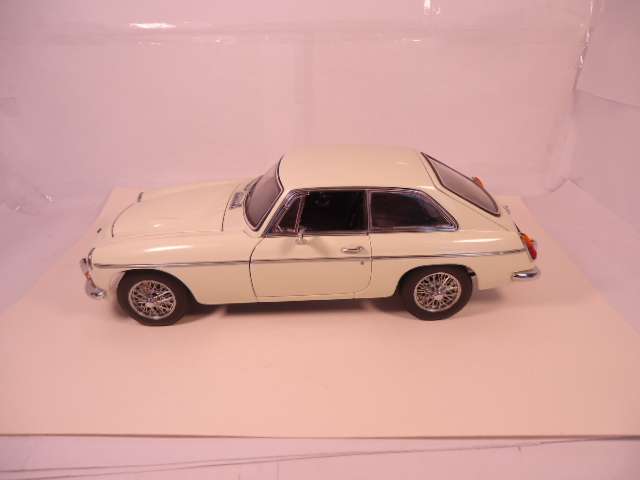 Auto Art - MGC GT Coupe - #AA76621