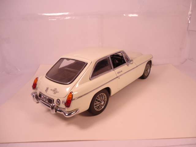 Auto Art - MGC GT Coupe - #AA76621
