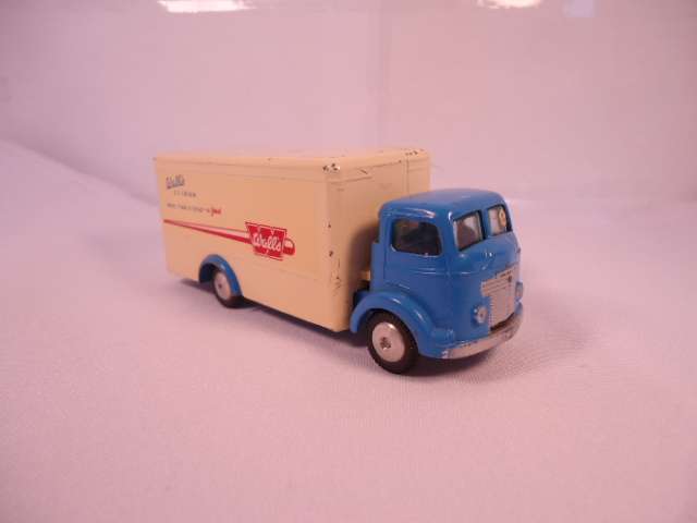 Corgi - Commer Refrigerator Truck - Wall's Ice Cream- #453