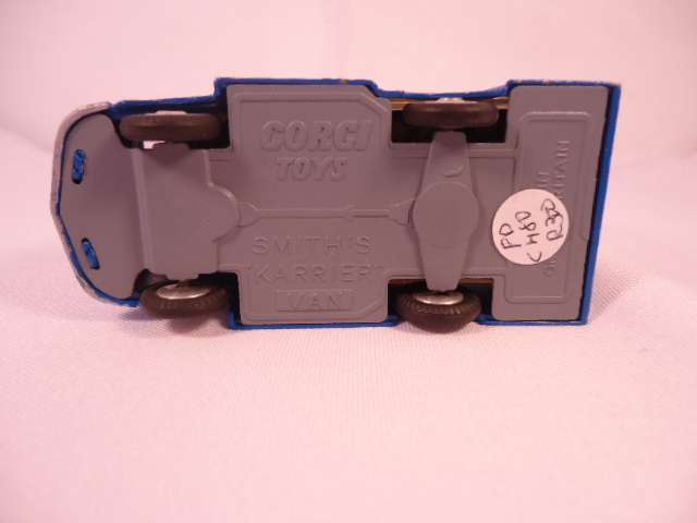 Corgi - Commer Corgi Van - Smith's Karrier Van - Code 3 - #407
