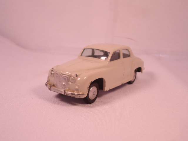 Corgi - Rover 90 Saloon - #204