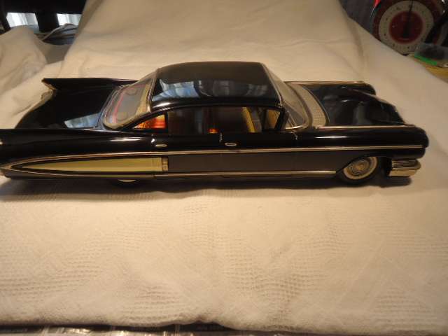 Yenezawa - Cadillac - 1961 - L 45.5cm, H 11cm W 16.5 cm - Operational - Restored - Tin Plate