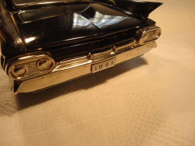 SSS Tokyo - Cadillac - 1961 - L 42cm, H 11cm W 15.5 cm - operational - Tin Plate