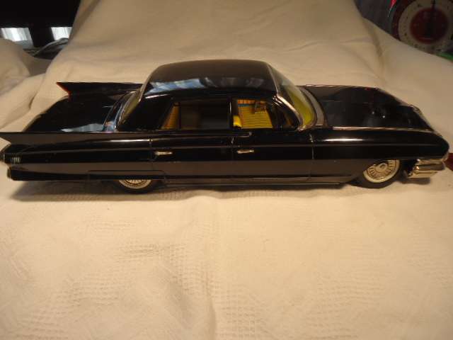 SSS Tokyo - Cadillac - 1961 - L 42cm, H 11cm W 15.5 cm - operational - Tin Plate