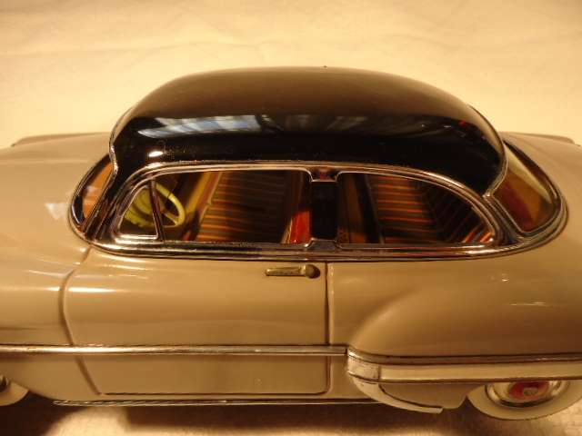 Marusan - Chevrolet - 28cm L. 13cm W + 9cm H,  - Restored - Friction stiff - Tin Plate