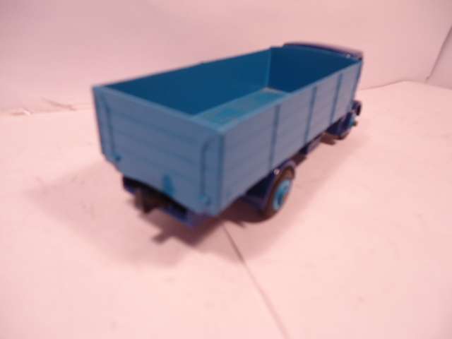 Dinky Toys - Guy Wagon - Type 3 - # 511 - Fully restored