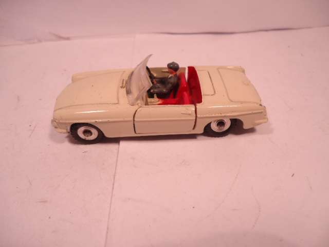 Dinky Toys - MGB - # 113