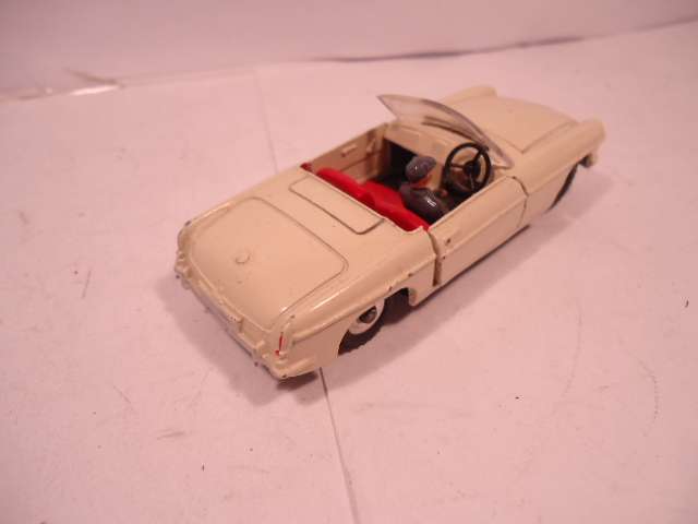 Dinky Toys - MGB - # 113