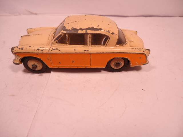 Dinky Toys - Sunbeam Rapier - # 166