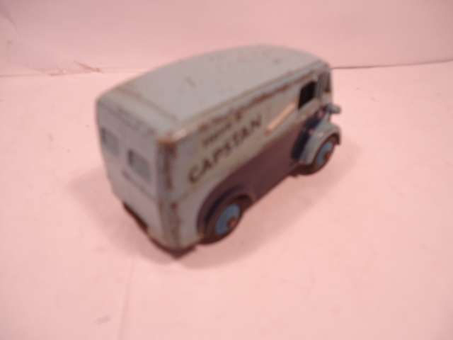 Dinky Toys - Morris 10 CWT - Capstan Van - # 465