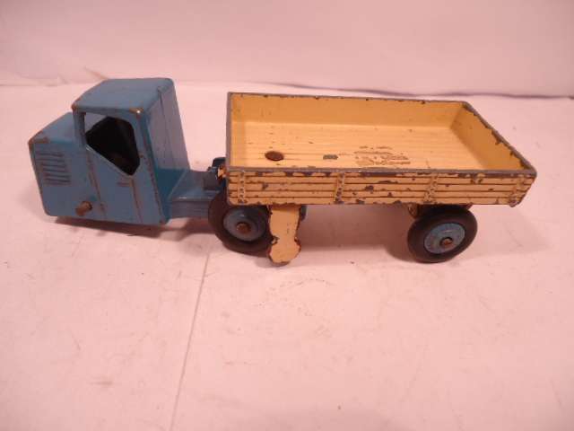 Dinky Toys - Mechanical Horse and Trailer - # 415
