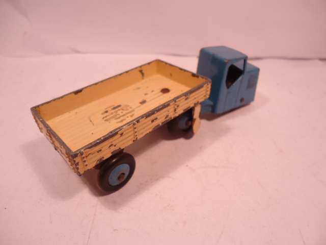 Dinky Toys - Mechanical Horse and Trailer - # 415