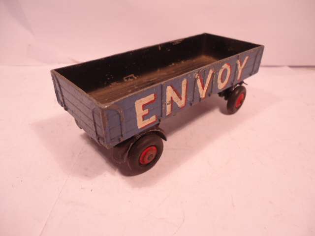 Dinky Toys - Lot of 3 - Manuare Spreader #321 and Thames truck # 422  and Trailer - to be restored