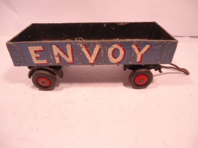 Dinky Toys - Lot of 3 - Manuare Spreader #321 and Thames truck # 422  and Trailer - to be restored