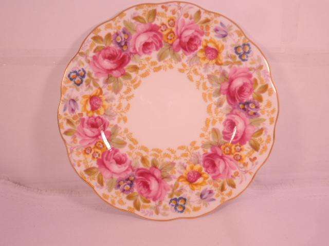 Royal Albert Bone China - Serena - Wall plate & Bracket - Made In England - #839329