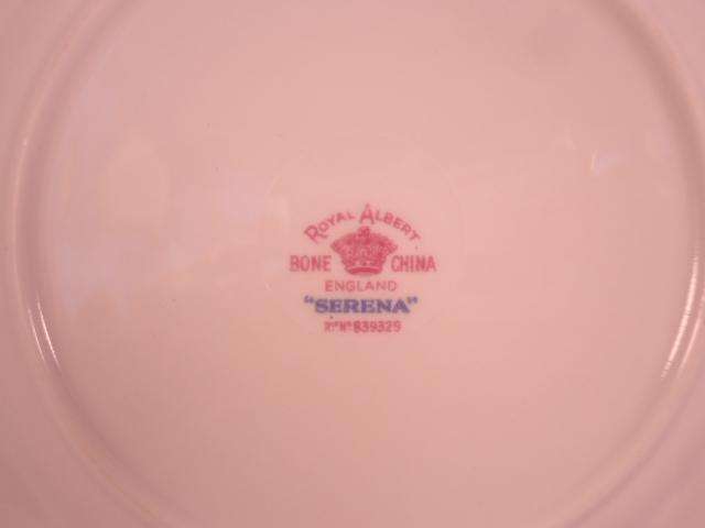 Royal Albert Bone China - Serena - Wall plate & Bracket - Made In England - #839329