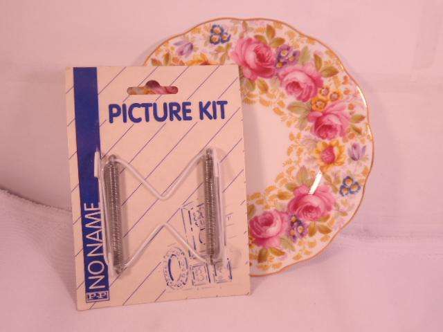 Royal Albert Bone China - Serena - Wall plate & Bracket - Made In England - #839329