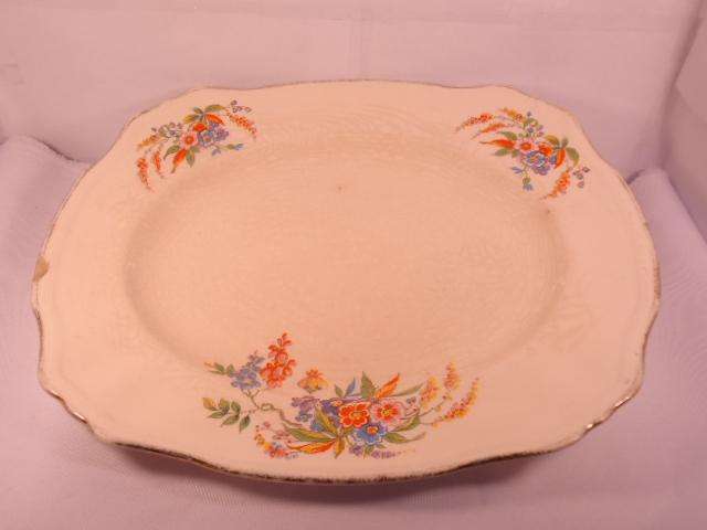 Alfred Meakin - Dinner Plate with Wall Bracket - Made In England