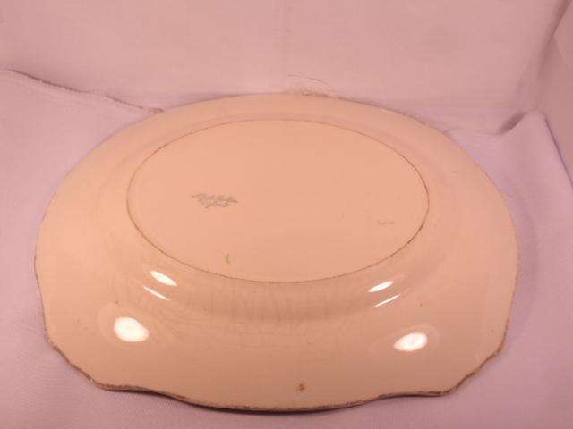 Alfred Meakin - Dinner Plate with Wall Bracket - Made In England