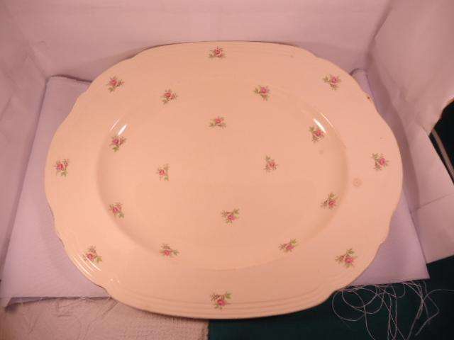 Alfred Meakin - Dinner Plate & Bracket - Made In England