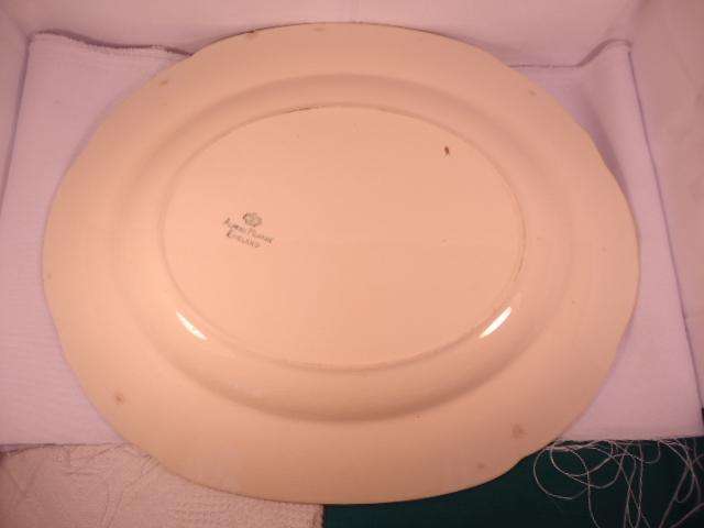 Alfred Meakin - Dinner Plate & Bracket - Made In England