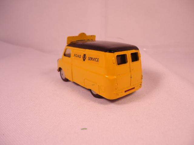 Corgi - Bedford Van AA - Flat Hubs - A1 - #408