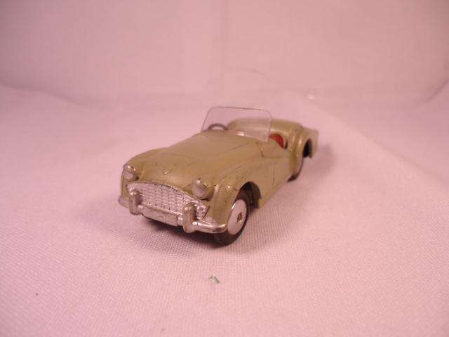 Corgi - Triumph TR3 - Flat Hubs  - A1 - #305