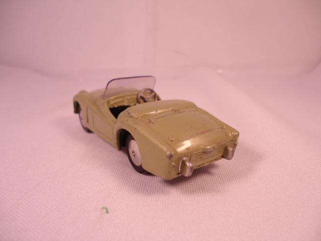 Corgi - Triumph TR3 - Flat Hubs  - A1 - #305