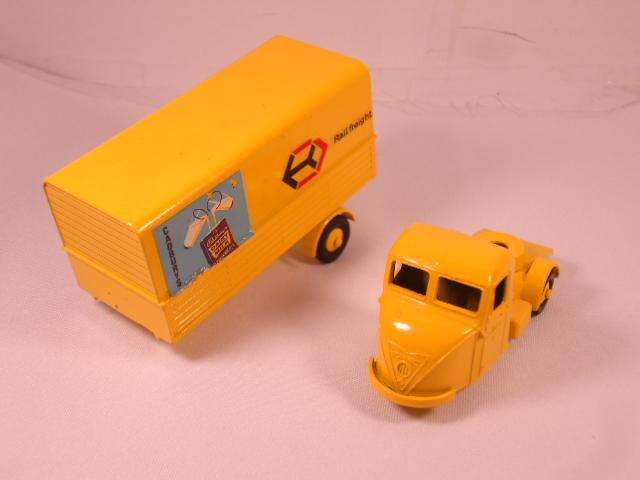 Budgie - Scammel Scarab Van - British Railways Articulated Delivery Van - Cadbury's - #238