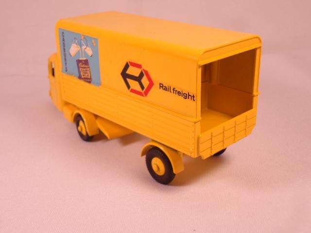 Budgie - Scammel Scarab Van - British Railways Articulated Delivery Van - Cadbury's - #238
