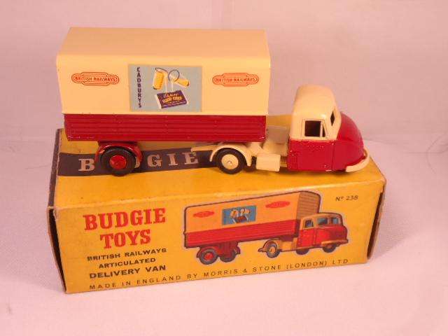 Budgie - Scammel Scarab Van - British Railways Articulated Delivery Van - Cadbury's - #238