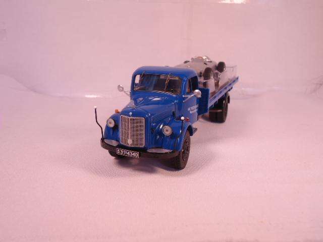 PremiumX - Mercedes Truck with Mercedes Racing Car - Ltd Edt - 1/500 - #12455
